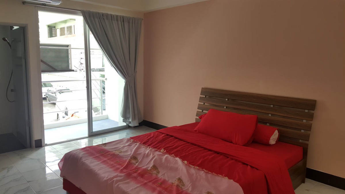 Condo · Huai Khwang, bangkok — photo 1