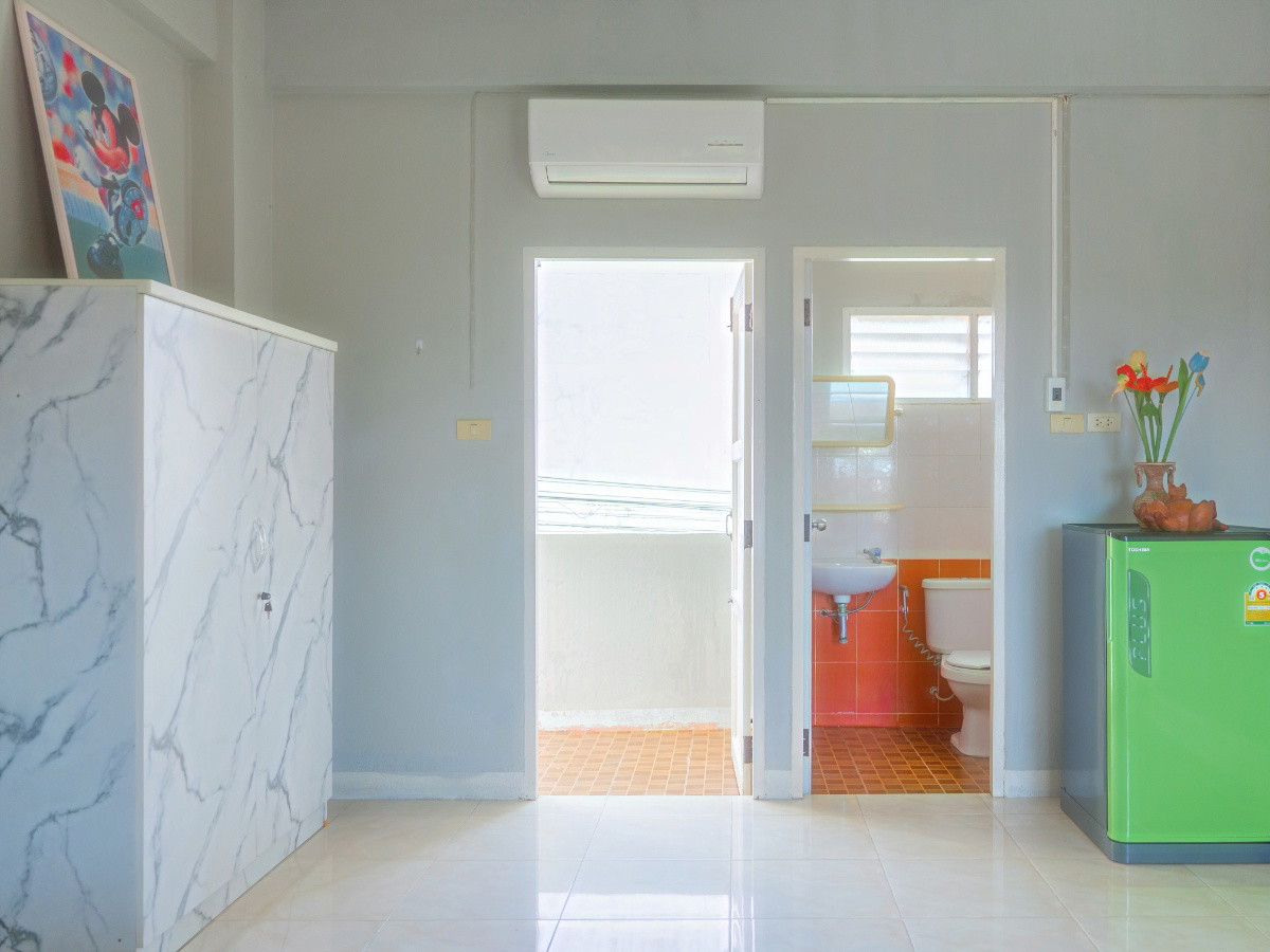 1 Bed Condo — photo 3