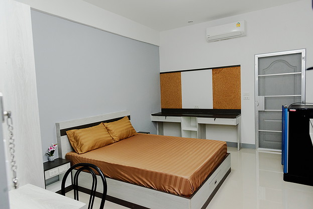 1 Bed Condo — photo 4