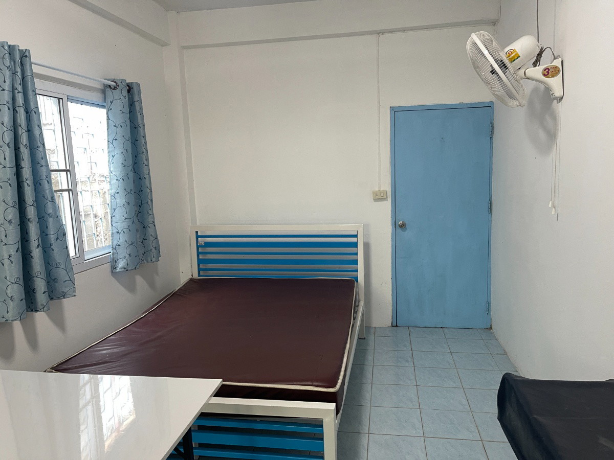 1 Bed Condo — photo 2