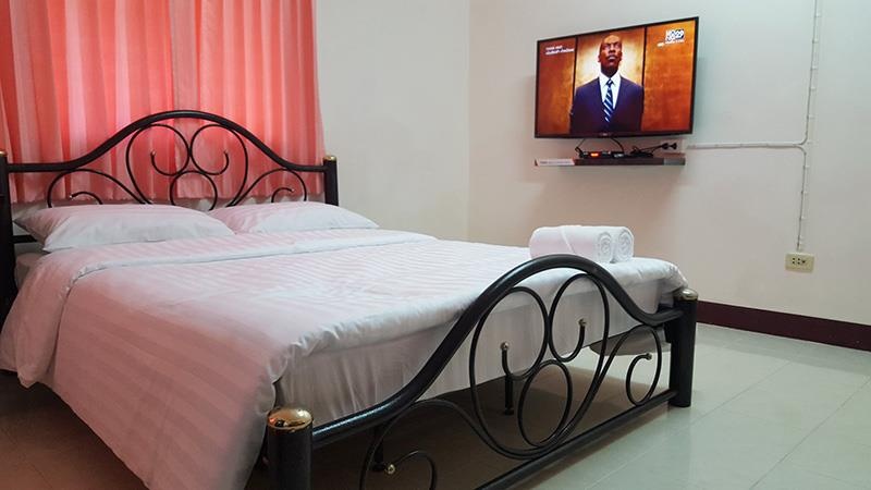 1 Bed Condo — photo 4