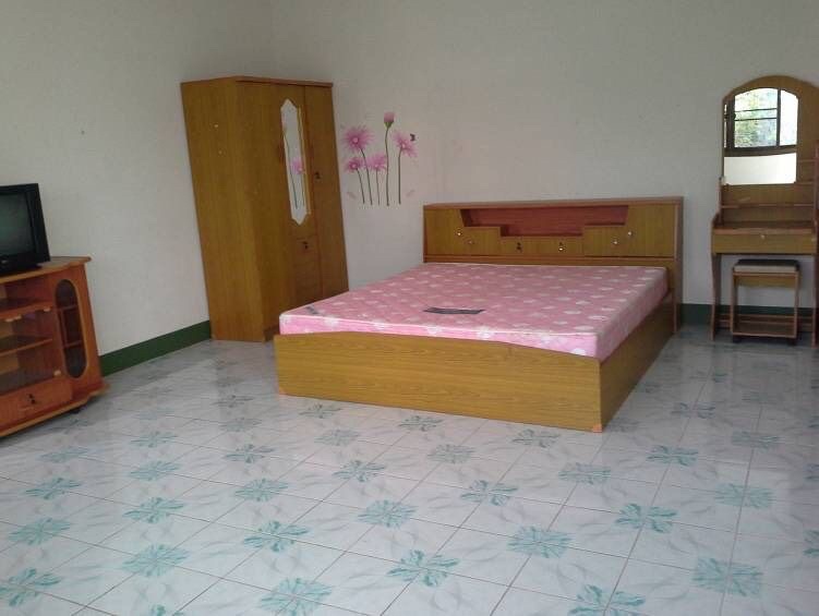 1 Bed Condo — photo 1