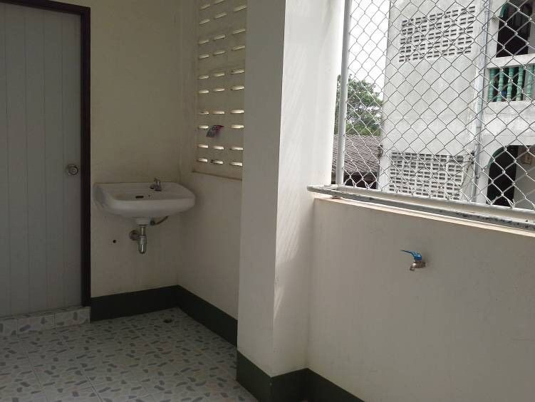 1 Bed Condo — photo 3