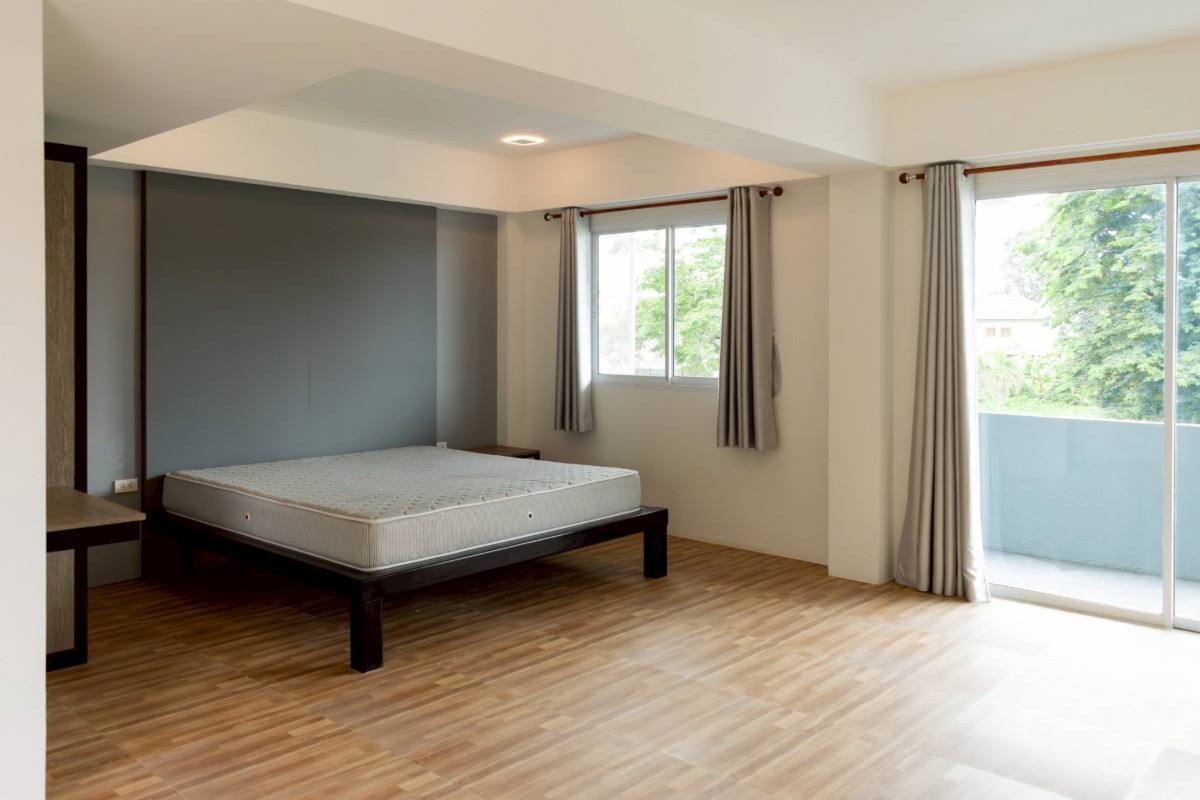 1 Bed Condo — photo 2