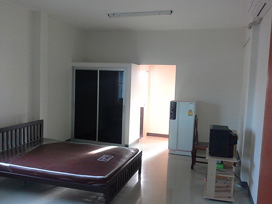 1 Bed Condo — photo 1