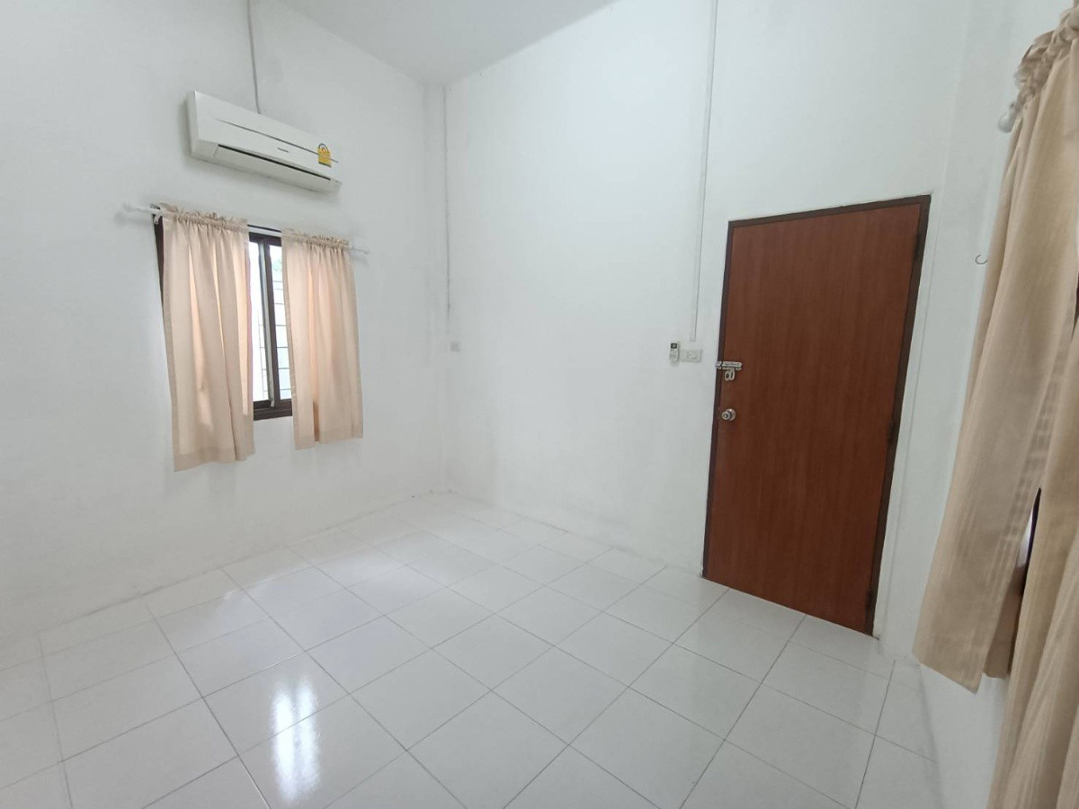 1 Bed Condo — photo 1