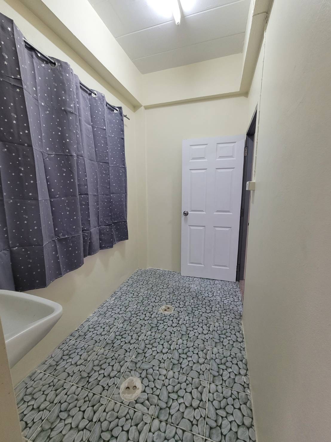 1 Bed Condo — photo 3
