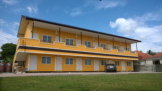 Condo — photo 1