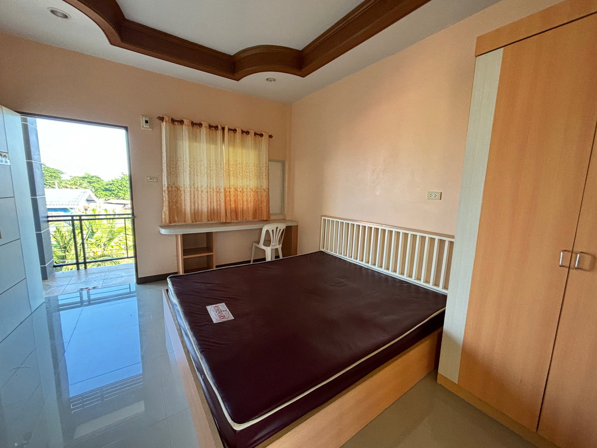 1 Bed Condo — photo 3