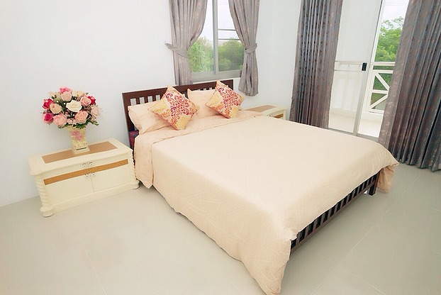 1 Bed Condo — photo 2