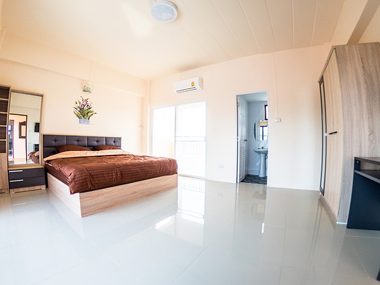 1 Bed Condo — photo 4