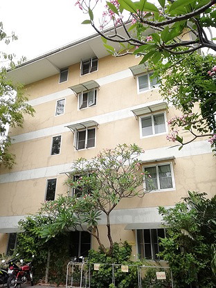 Condo · Wang Thonglang, bangkok — photo 1