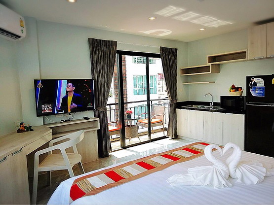 1 Bed Condo · Khlong Toei, bangkok — photo 1