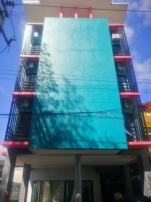 1 Bed Condo — photo 1