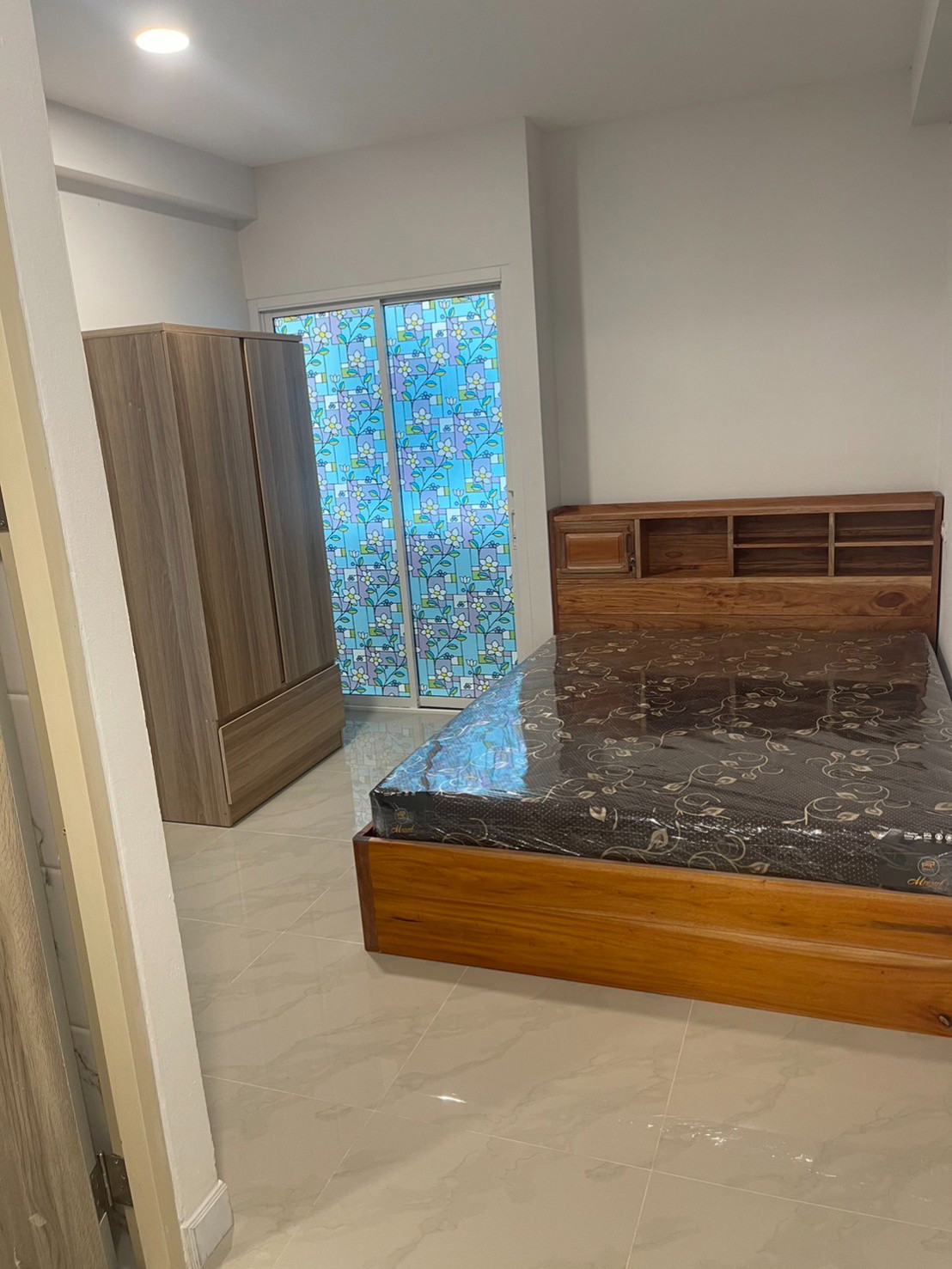 1 Bed Condo — photo 4