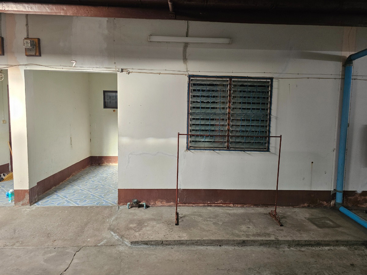 1 Bed Condo — photo 2