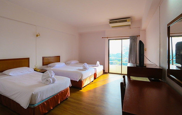 1 Bed Condo — photo 1