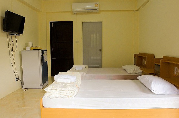 1 Bed Condo — photo 2