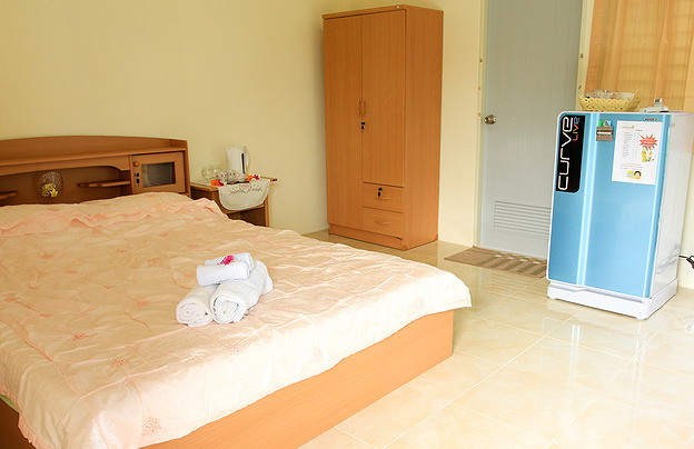 1 Bed Condo — photo 3