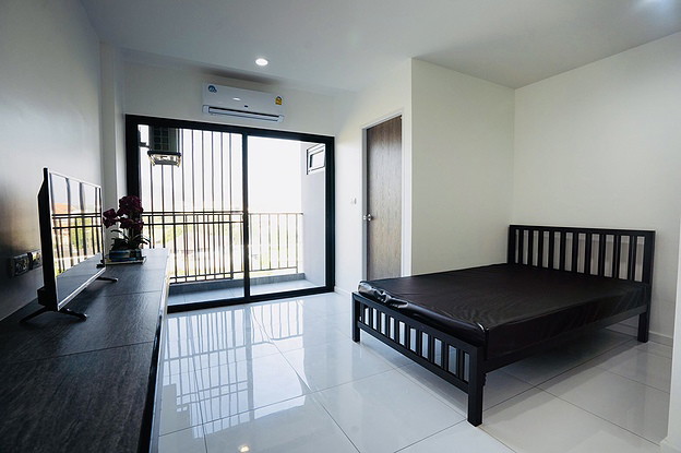 1 Bed Condo — photo 1