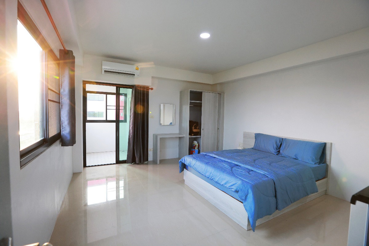 1 Bed Condo — photo 4