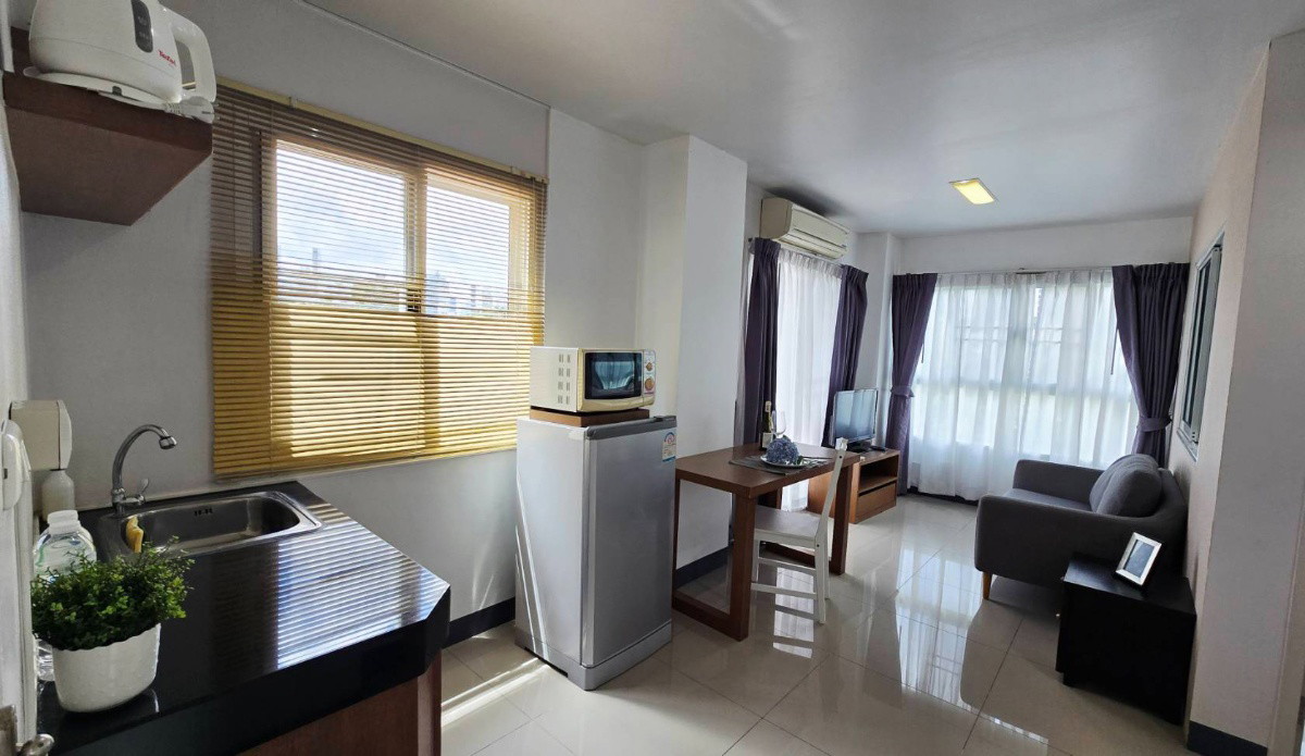 1 Bed Condo · Khlong Toei, bangkok — photo 2
