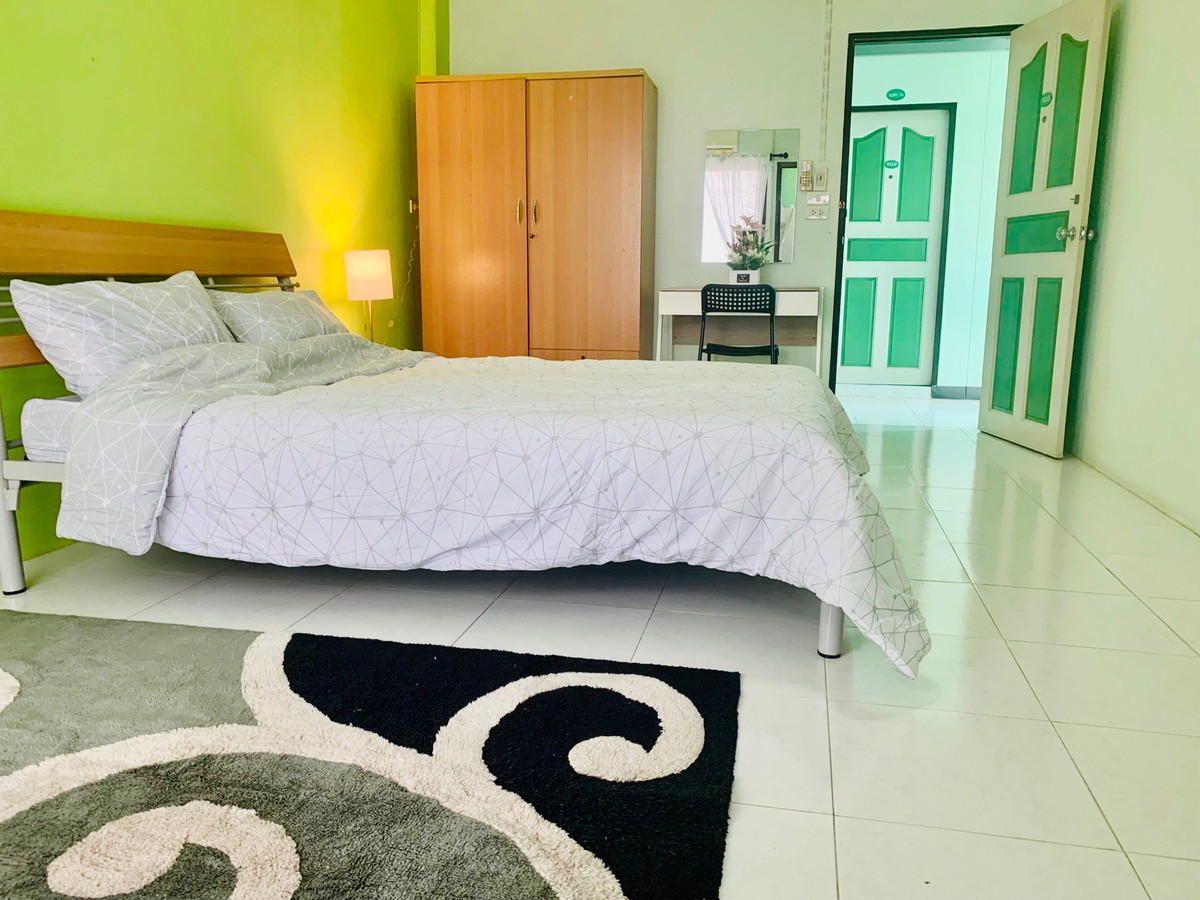 1 Bed Condo — photo 1