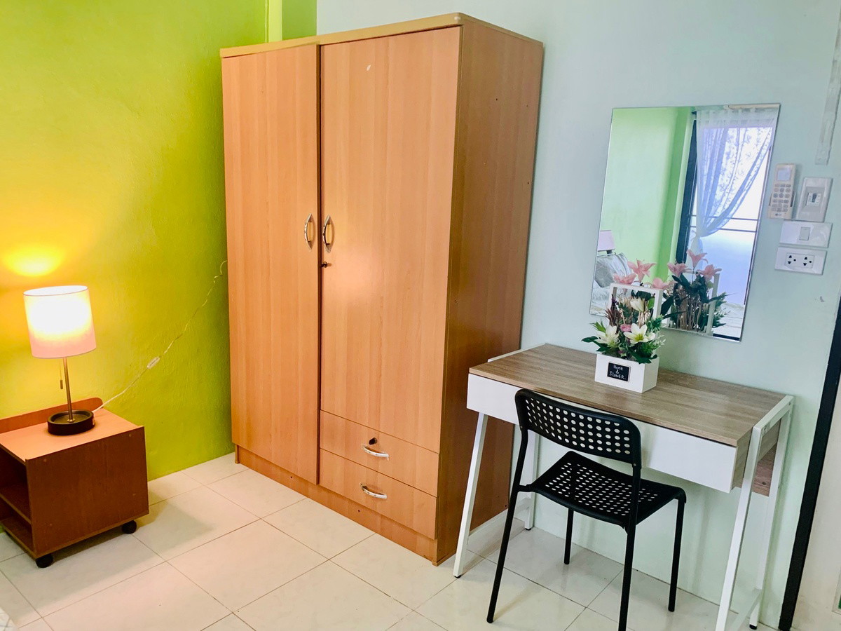 1 Bed Condo — photo 2