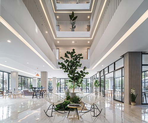Condo — photo 1