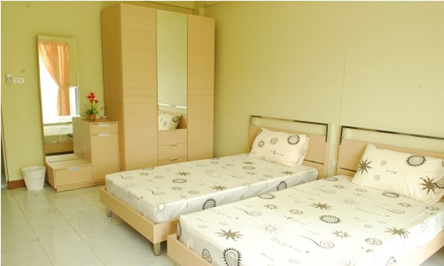 1 Bed Condo — photo 2