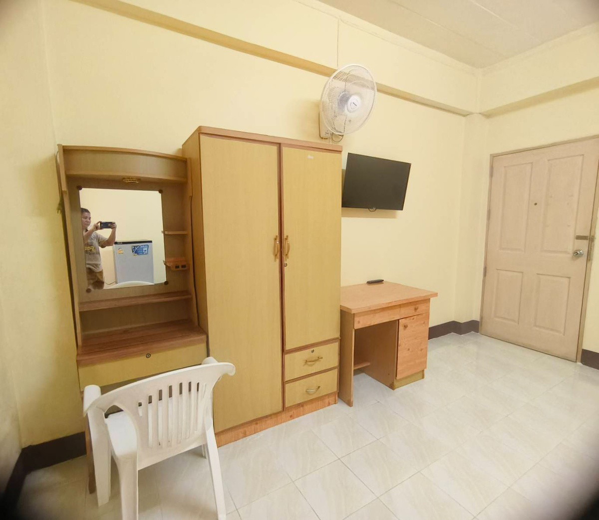 1 Bed Condo — photo 3