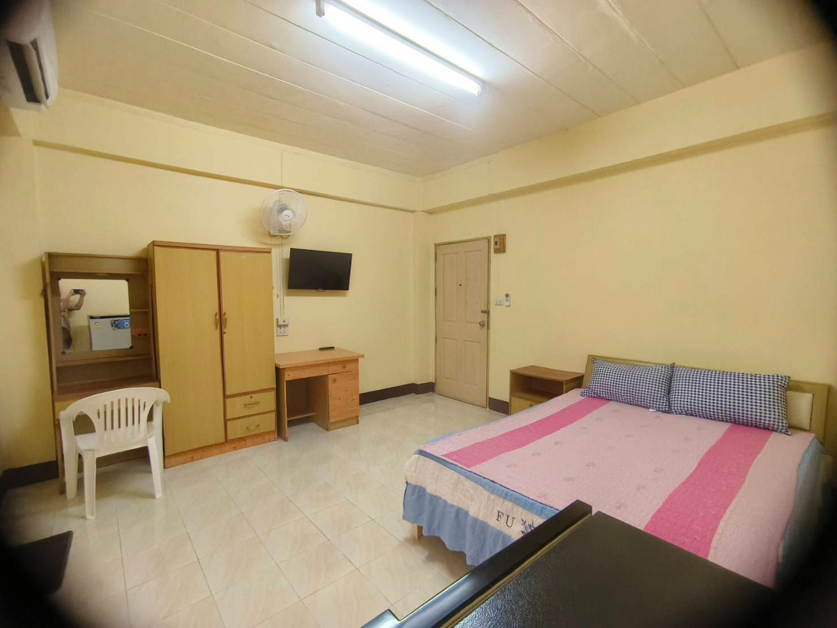 1 Bed Condo — photo 4