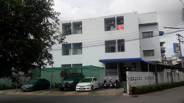 Condo — photo 1