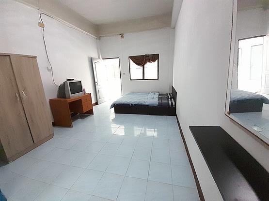 1 Bed Condo — photo 1