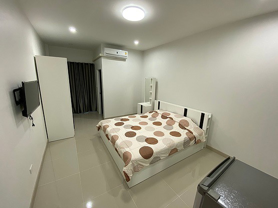 1 Bed Condo — photo 1