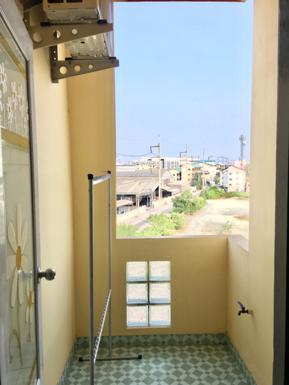 1 Bed Condo — photo 3