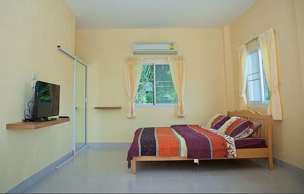 1 Bed Condo — photo 3