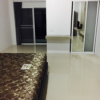 1 Bed Condo — photo 4