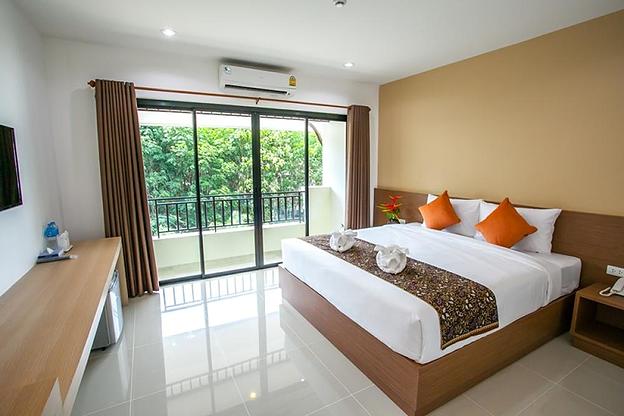 1 Bed Condo — photo 1