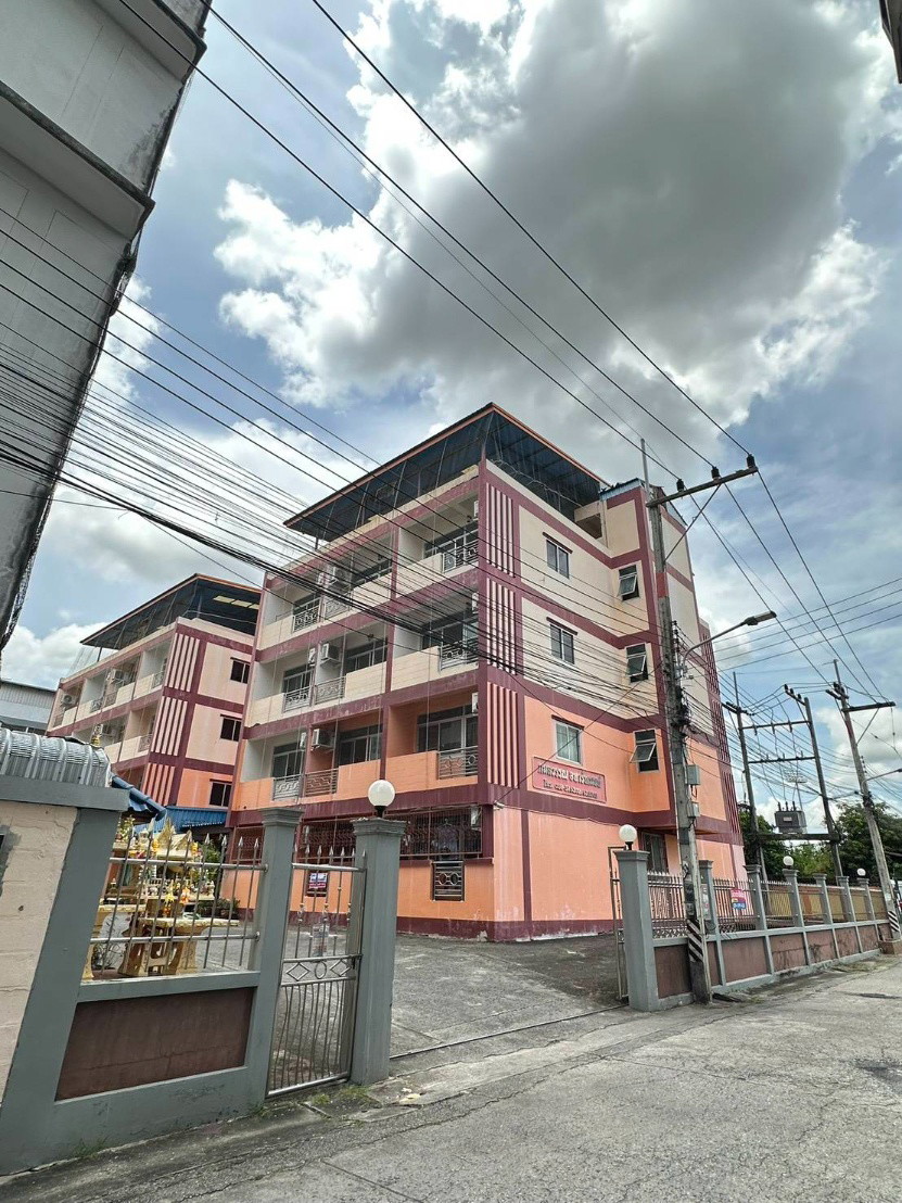 1 Bed Condo — photo 3