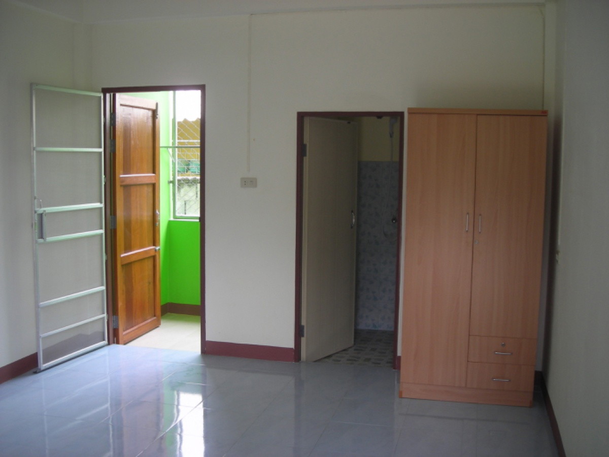 Condo — photo 2