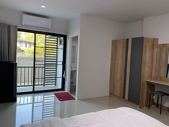 Condo — photo 1