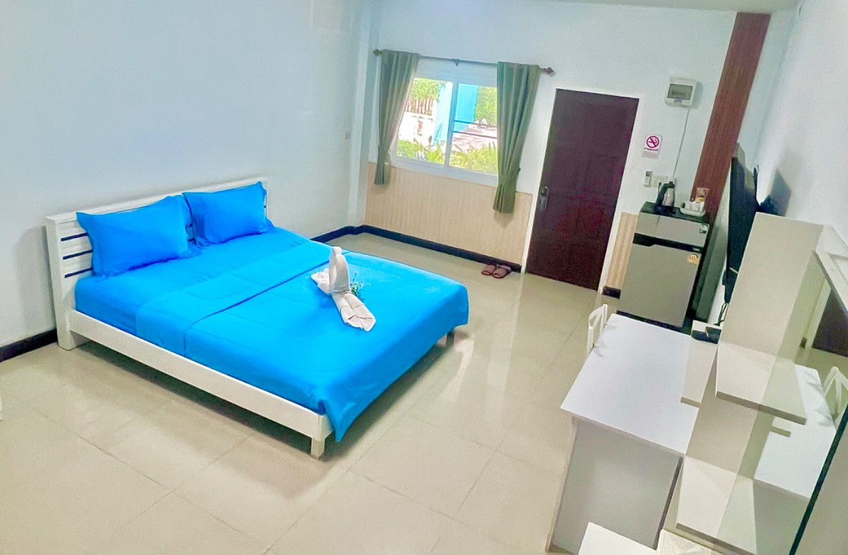 1 Bed Condo — photo 1