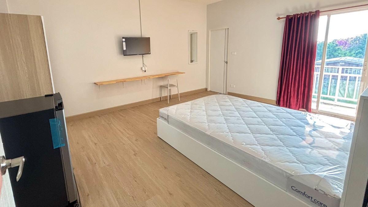 1 Bed Condo — photo 3