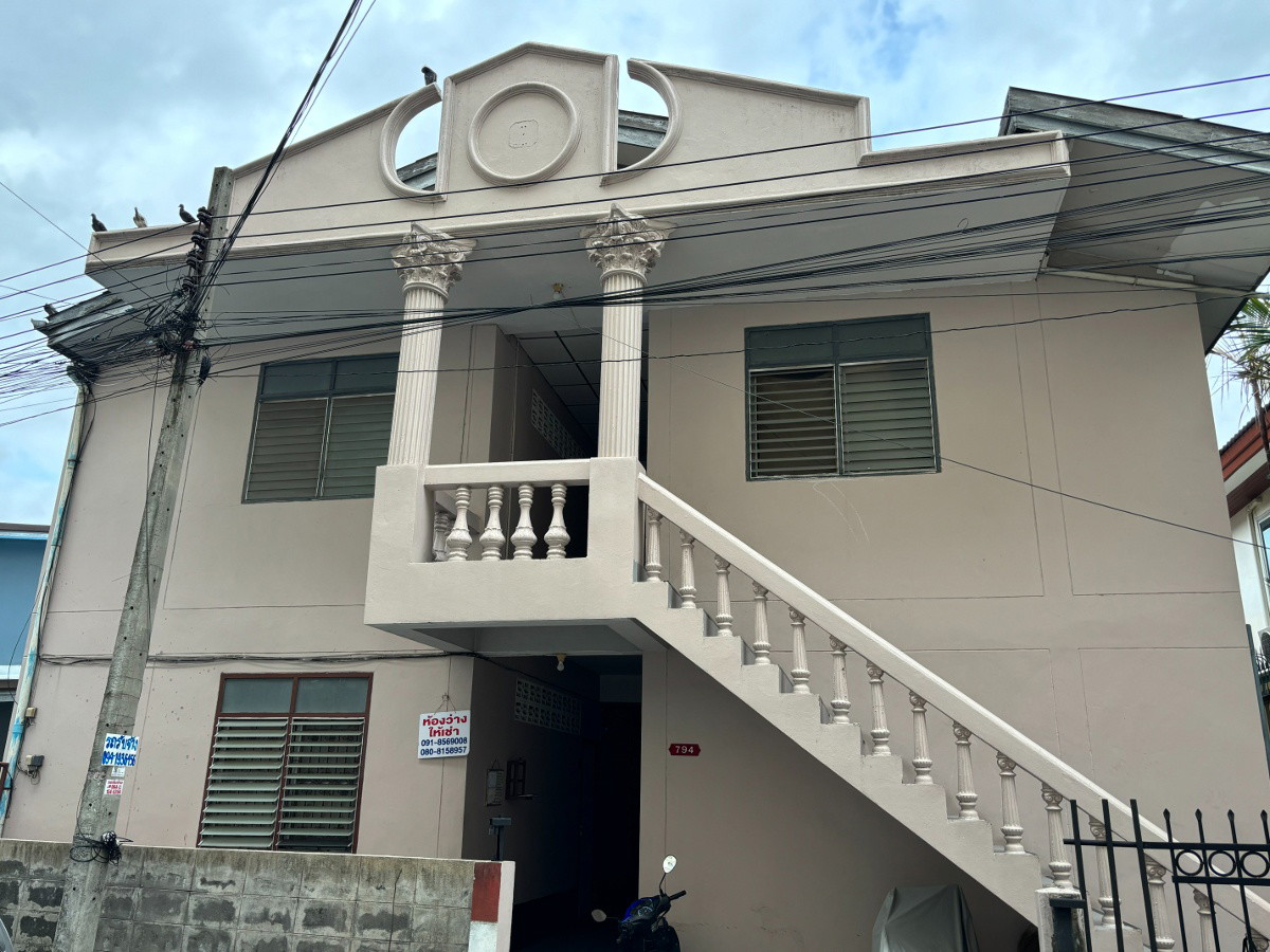 Condo · Phra Khanong, bangkok — photo 1