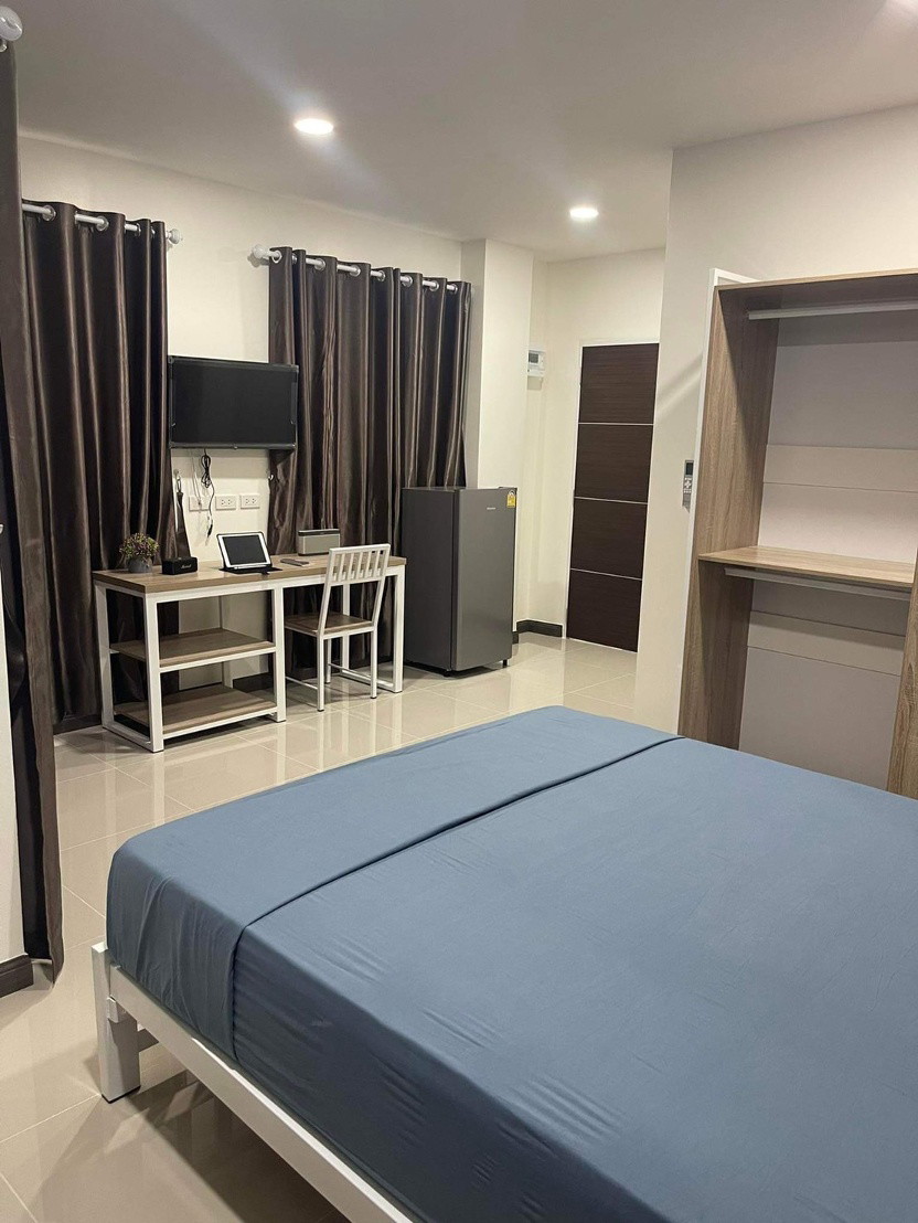 1 Bed Condo — photo 1