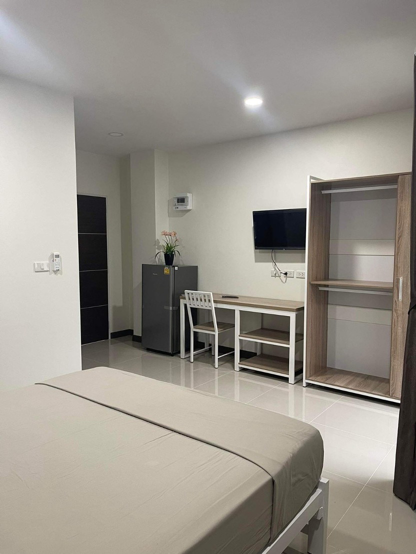 1 Bed Condo — photo 2