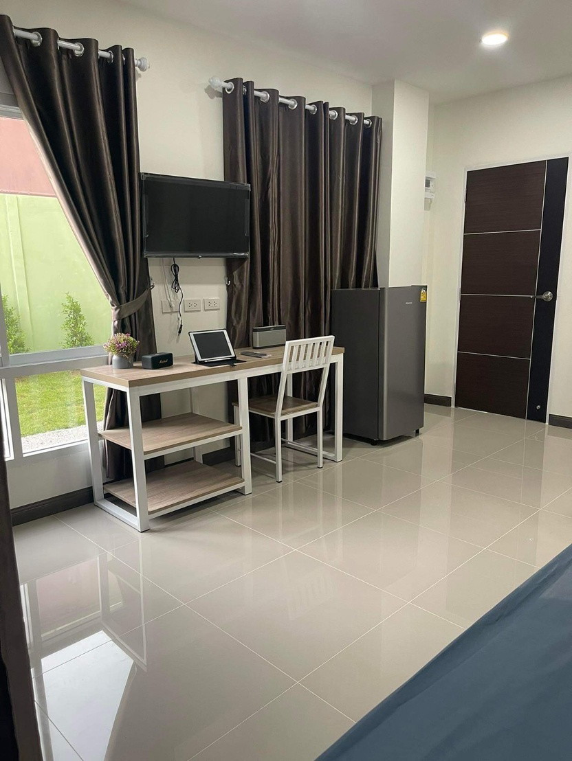 1 Bed Condo — photo 3