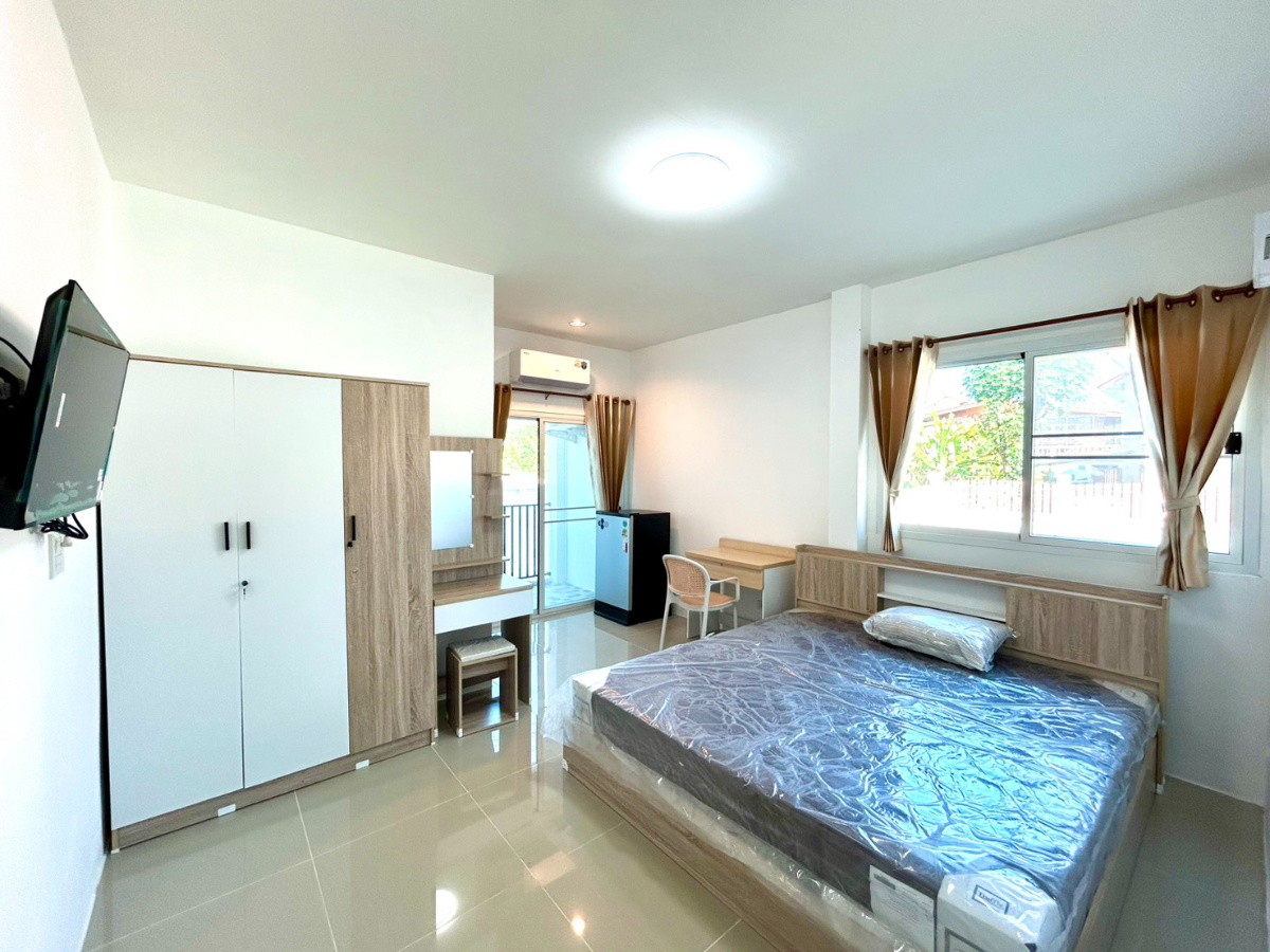 1 Bed Condo — photo 1