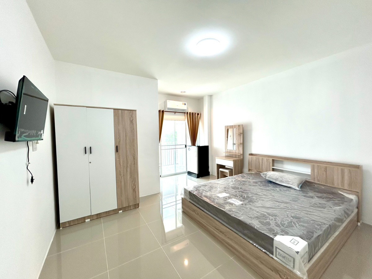 1 Bed Condo — photo 3